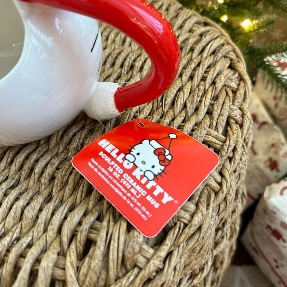 Hello Kitty Christmas Santa hat mug - Picture 7 of 7
